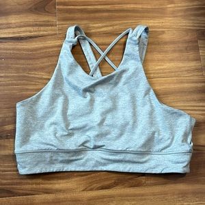 Vuori sports bra
